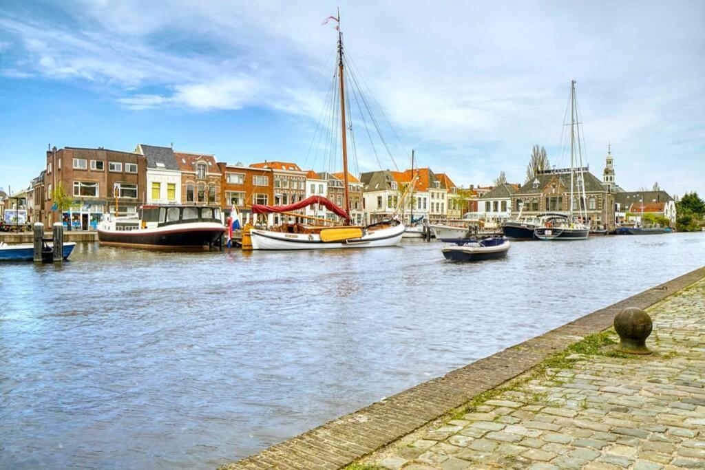 Beautiful Houseboat In The Centre Of Leiden Exterior photo